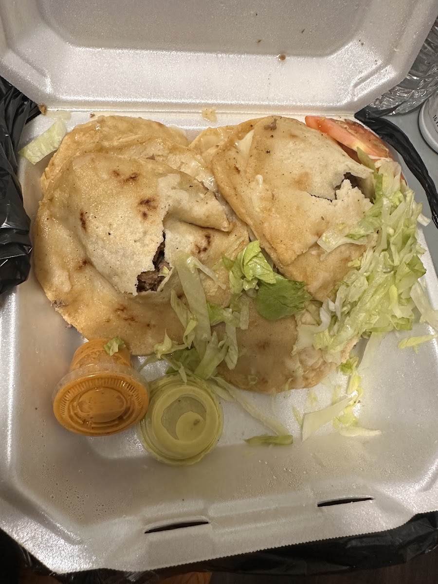 Leo Y Churro Taqueria